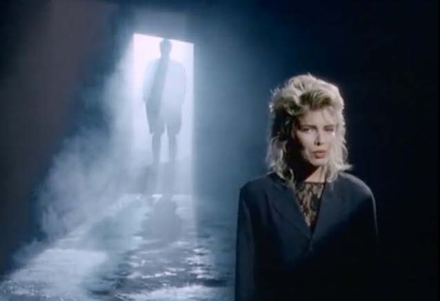 Kim Wilde - You Keep Me Hangin' On - Official Music Video