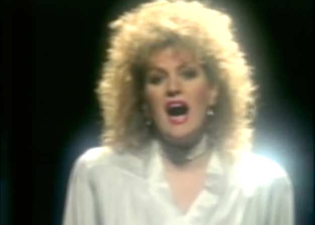 Barbara Dickson and Elaine Paige - I Know Him So Well - Official Music Video