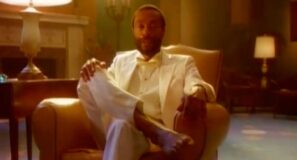 Bobby McFerrin - Don't Worry Be Happy - Official Music Video