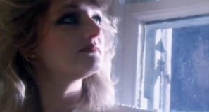 Bonnie Tyler - Total Eclipse of the Heart - Official Music Video