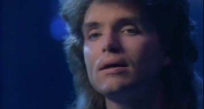 Richard Marx - Right Here Waiting - Official Music Video