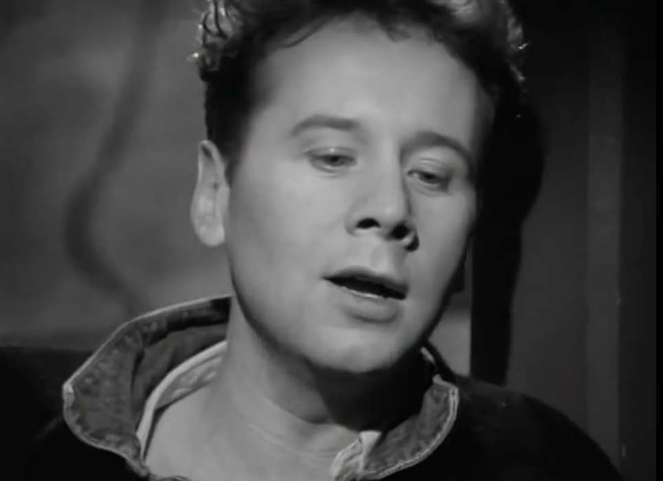 Simple Minds - Belfast Child - Official Music Video