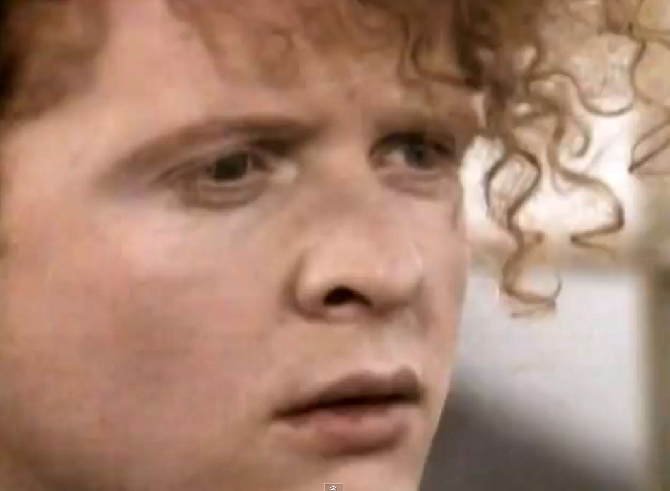 Simply Red - Holding Back The Years - Official Music Video