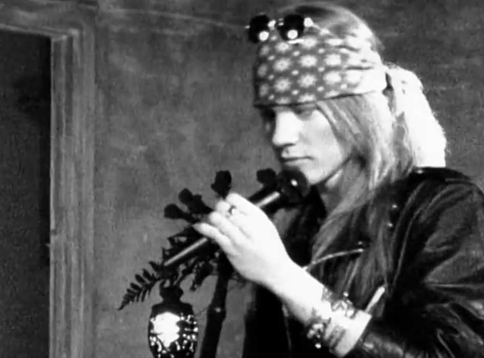 Guns N' Roses - Sweet Child O' Mine - Official Music Video