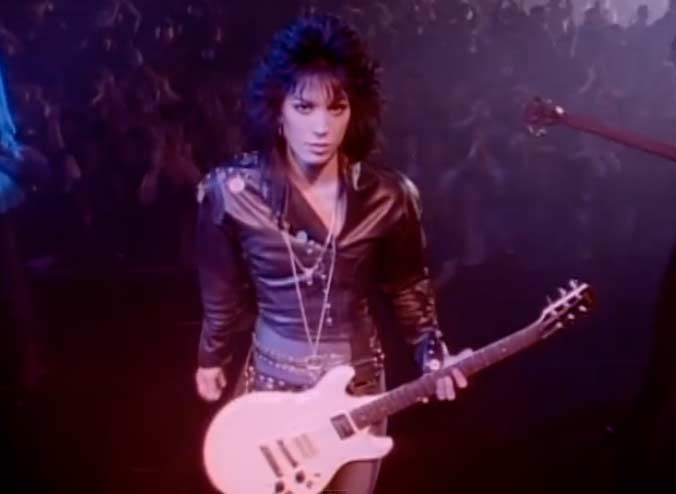 Joan Jett & The Blackhearts - I Hate Myself for Loving You