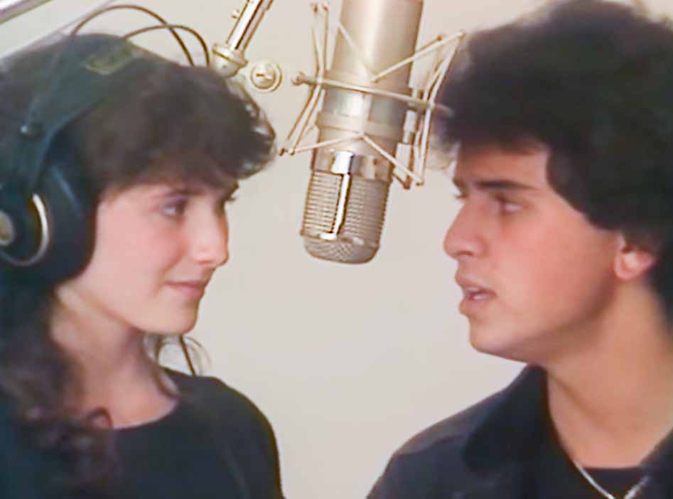 Elsa Lunghini & Glenn Medeiros - Un Roman d'Amitié (Friend You Give Me a Reason)  Duet - Official Music Video