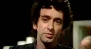 Jona Lewie - You'll Always Find Me In The Kitchen At Parties - Official Music Video