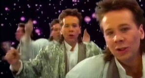 Simple Minds - All The Things She Said - Official Music Video