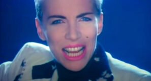 Eurythmics (with Aretha Franklin) - Sisters Are Doin' It for Themselves - Official Music Video