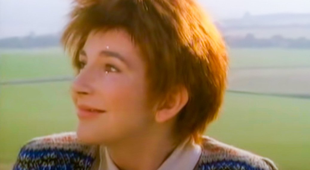 Kate Bush - Cloudbusting