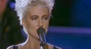 Roxette - Listen To Your Heart - Official Music Video