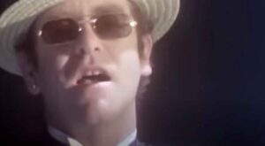 Elton John - I Guess That's Why They Call It The Blues