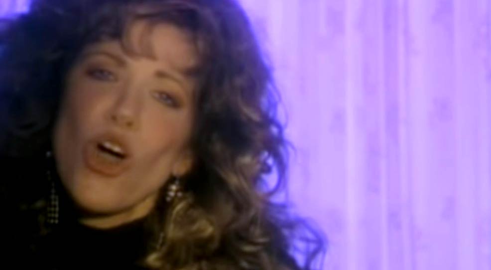 Carly Simon - Coming Around Again - Official Music Video