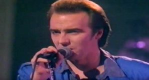 Midge Ure - That Certain Smile - Official Music Video