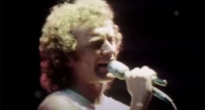 Foreigner - Waiting For A Girl Like You - Official Music Video